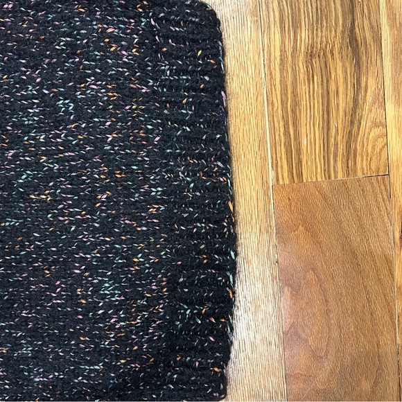 Chic Vintage Black Knit Sweater with Angora Mix - Picture 6 of 9